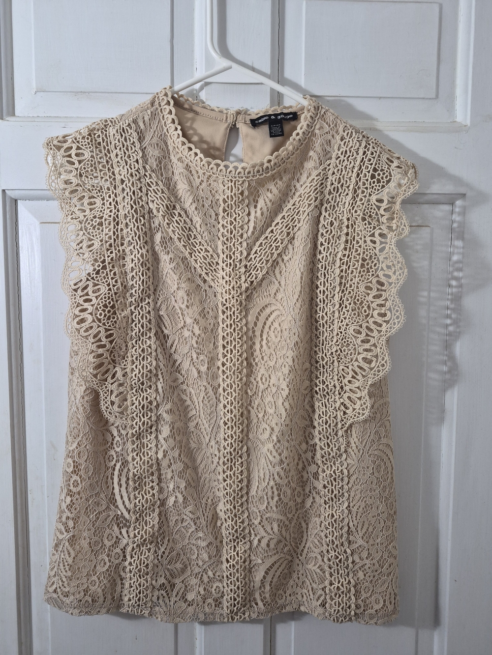 Cable & Gauge Cream Lace Sleeveless Blouse